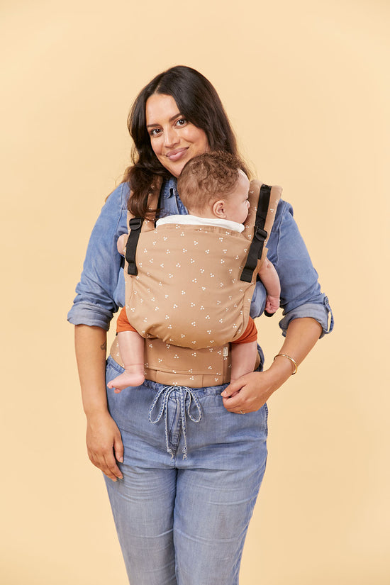 Three Dots - Free-to-Grow Baby Carrier