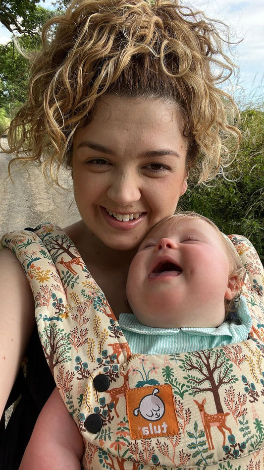 Jak noszenie dzieci tworzy bezpieczną przestrzeń dla osób o specjalnych potrzebach